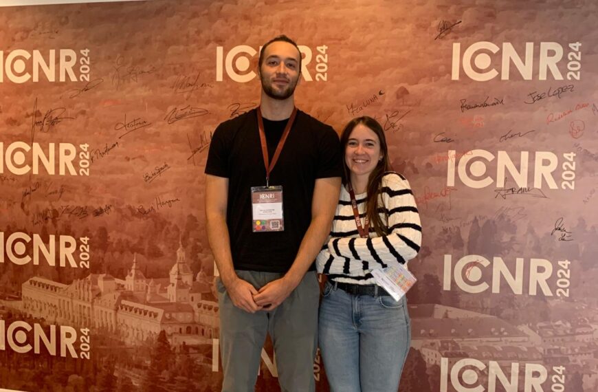 Blanca Delgado y Marcos Sacristán present their research work at the International Conference on NeuroRehabilitation